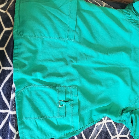 Grey's Anatomy Scrub top - Picture 4 of 6